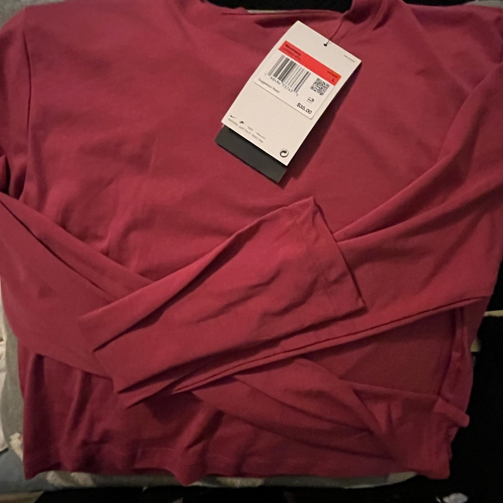 Nike Women's Berry Long Sleeve cropped Top